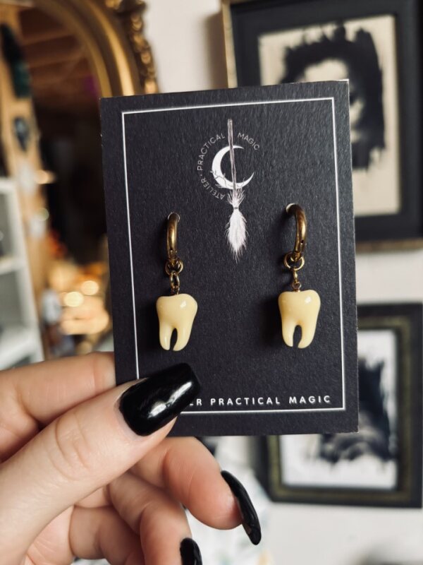 DENTS earrings