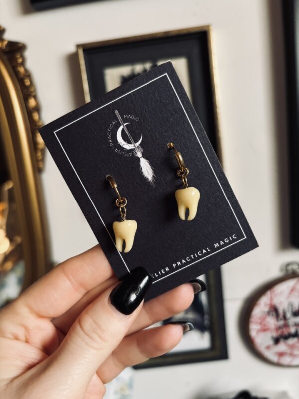 DENTS earrings